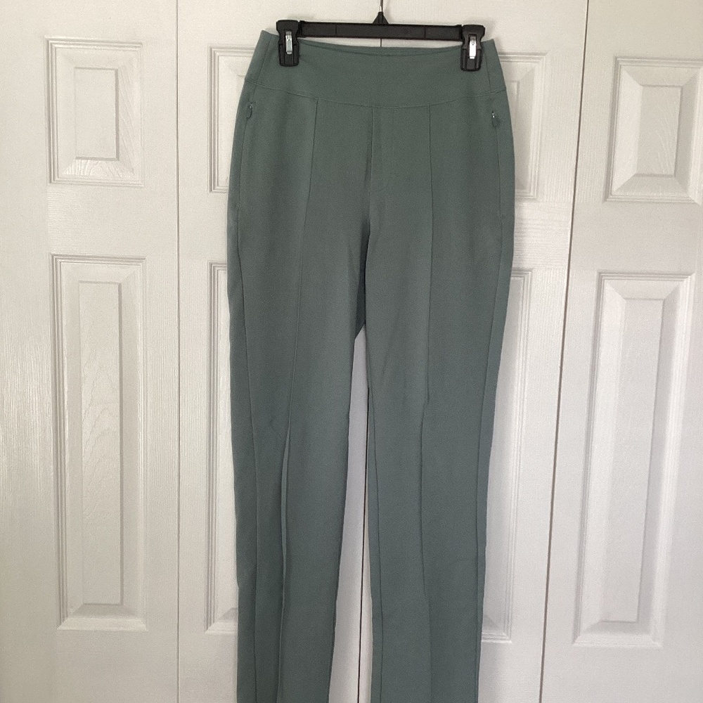 Athleta Brooklyn Pant in Sage